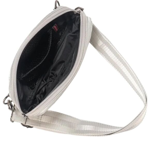 Belt Bag - BRAND NEW - W Tags - Bum Bag in Silver Nylon Material - Picture 3 of 7
